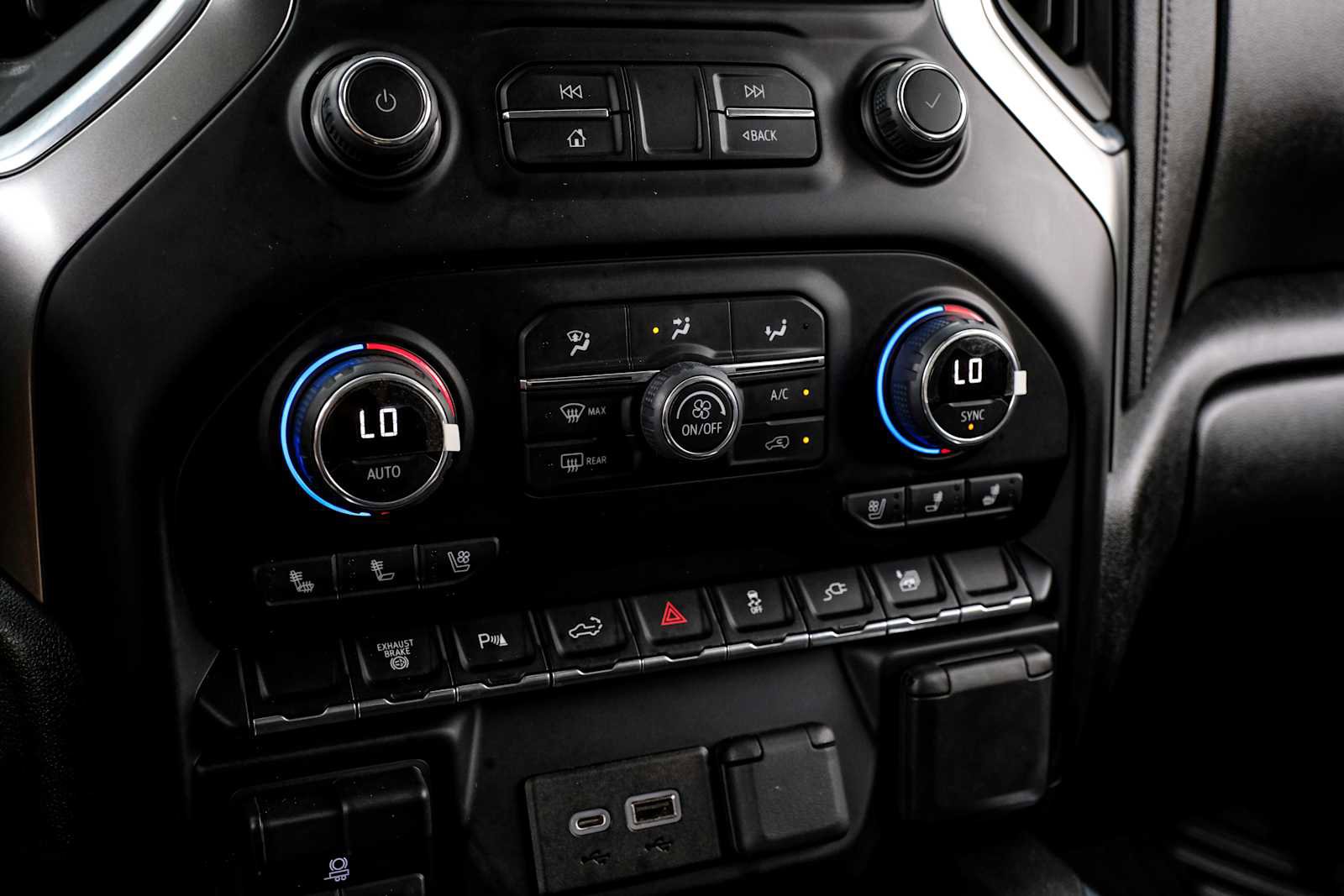 Used 2022 Chevrolet Silverado 3500 LTZ w/ LTZ Convenience Package AWD/4WD image 24