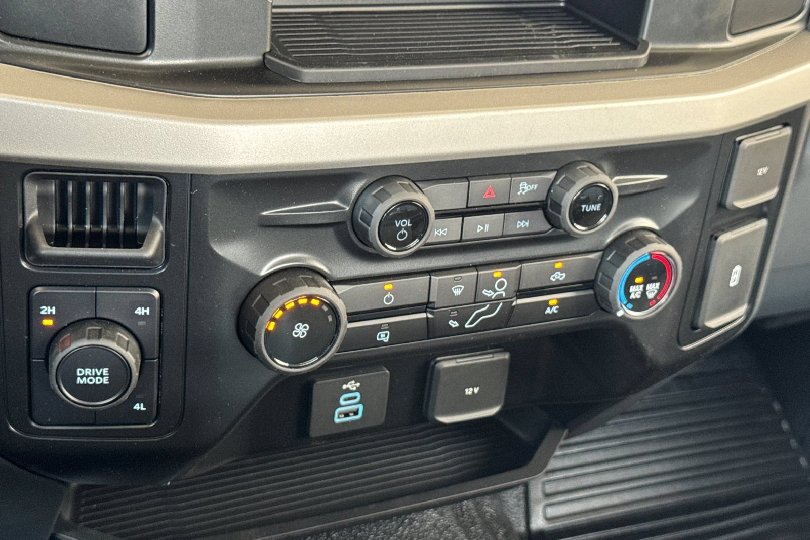 New 2026 Ford F250 XL AWD/4WD image 19