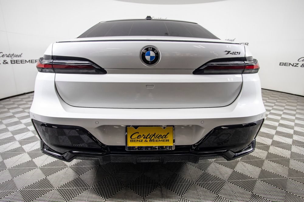 Used 2023 BMW 740i RWD image 7