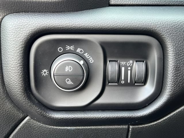 Used 2025 RAM 3500 Laramie AWD/4WD image 24
