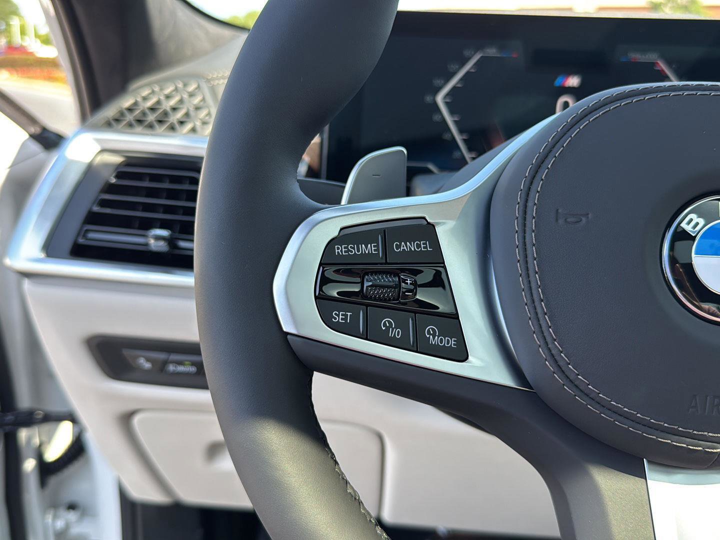 New 2026 BMW X6 xDrive40i w/ Executive Package image 18