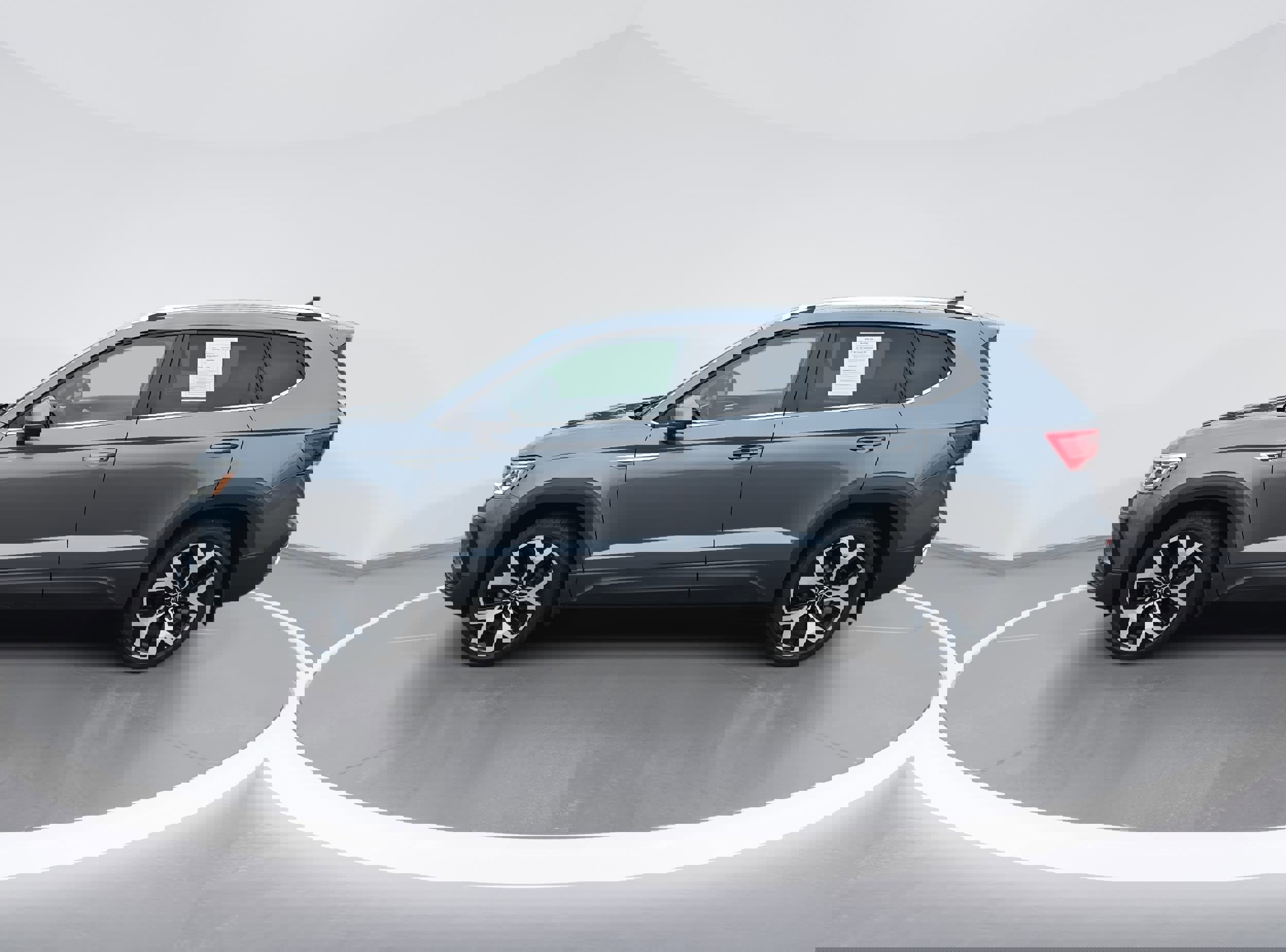 Certified 2022 Volkswagen Taos SEL w/ Panoramic Sunroof Package image 6