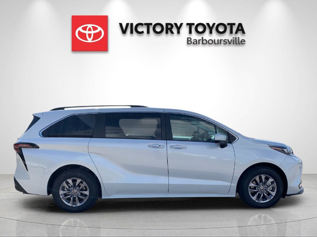 New 2026 Toyota Sienna XLE AWD/4WD image 6