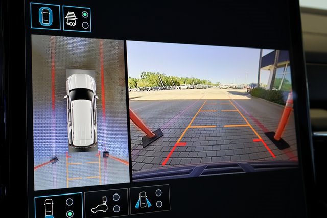 New 2026 GMC Yukon Denali w/ Sun & Power Step Package image 27