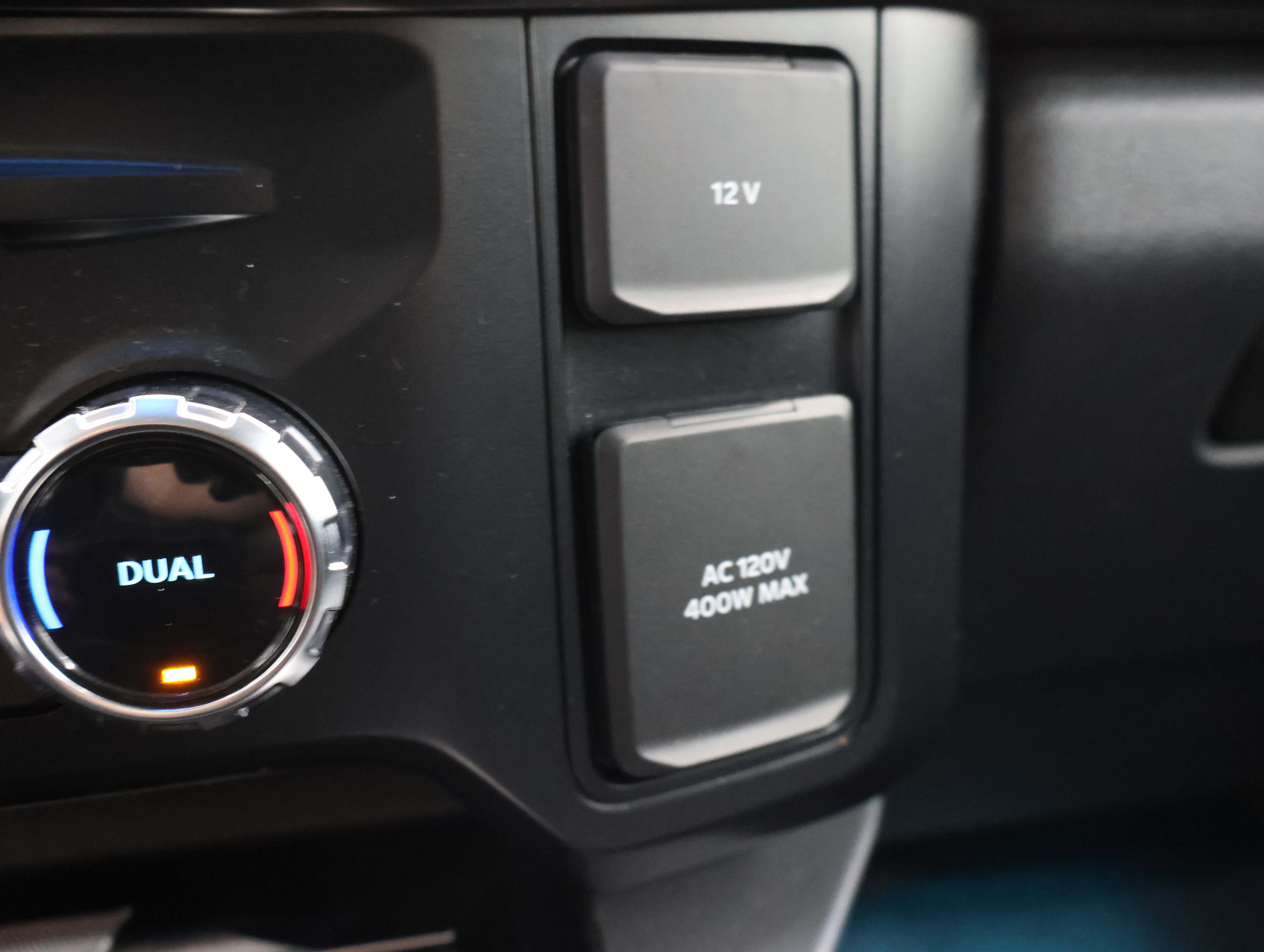 Used 2024 Ford F350 Lariat w/ Tremor Off-Road Package AWD/4WD image 53