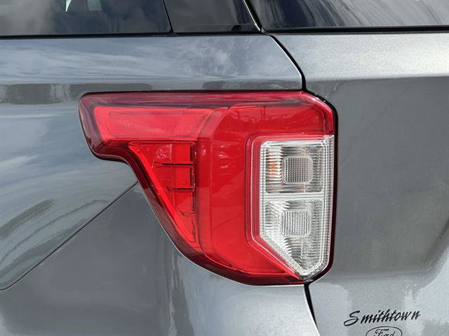 Used 2022 Ford Explorer XLT w/ Equipment Group 202A AWD/4WD image 30