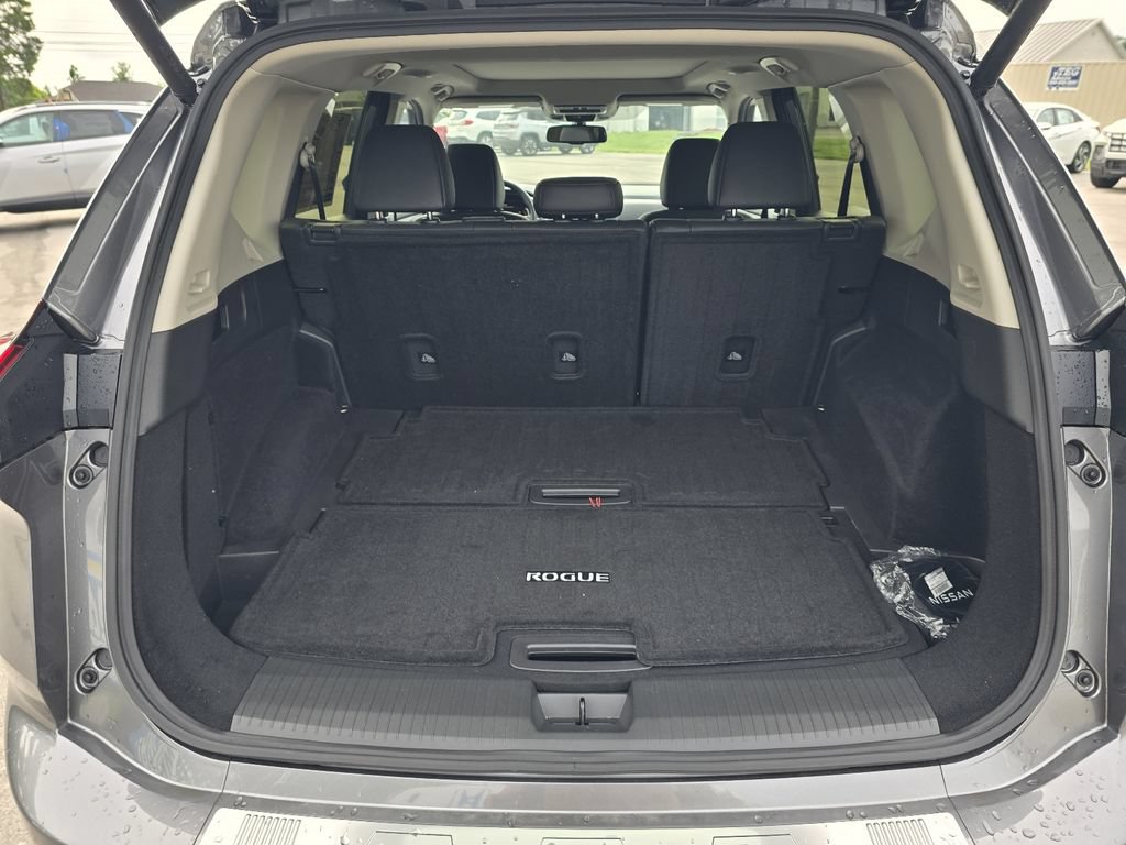 Used 2025 Nissan Rogue Platinum FWD image 26