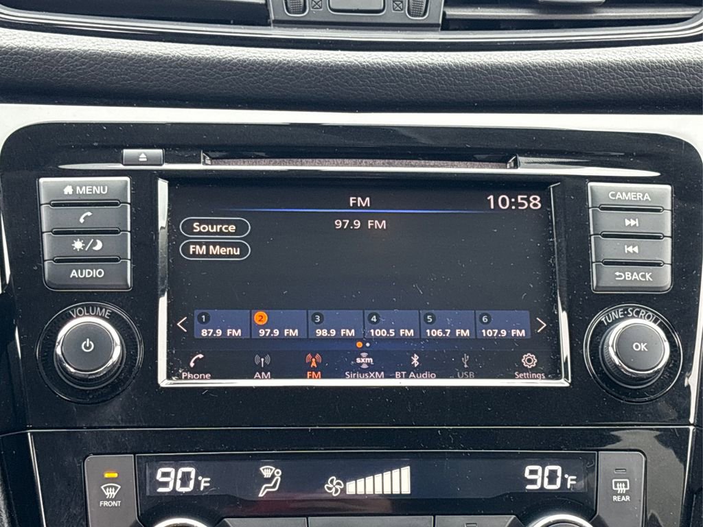 Used 2018 Nissan Rogue SV image 20