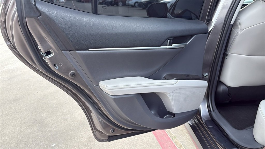 Used 2023 Toyota Camry XLE image 16