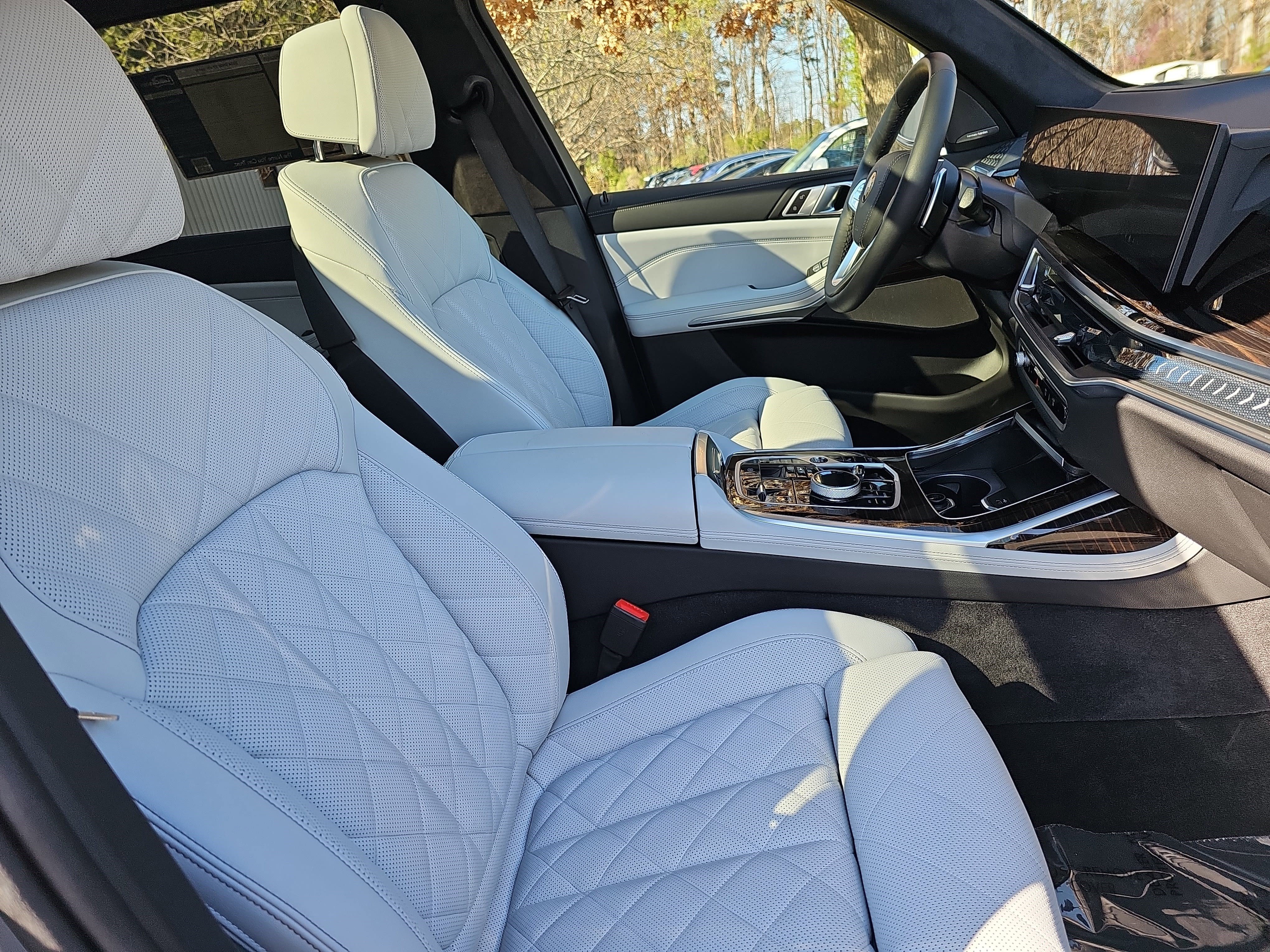 Certified 2024 BMW X7 xDrive40i image 11