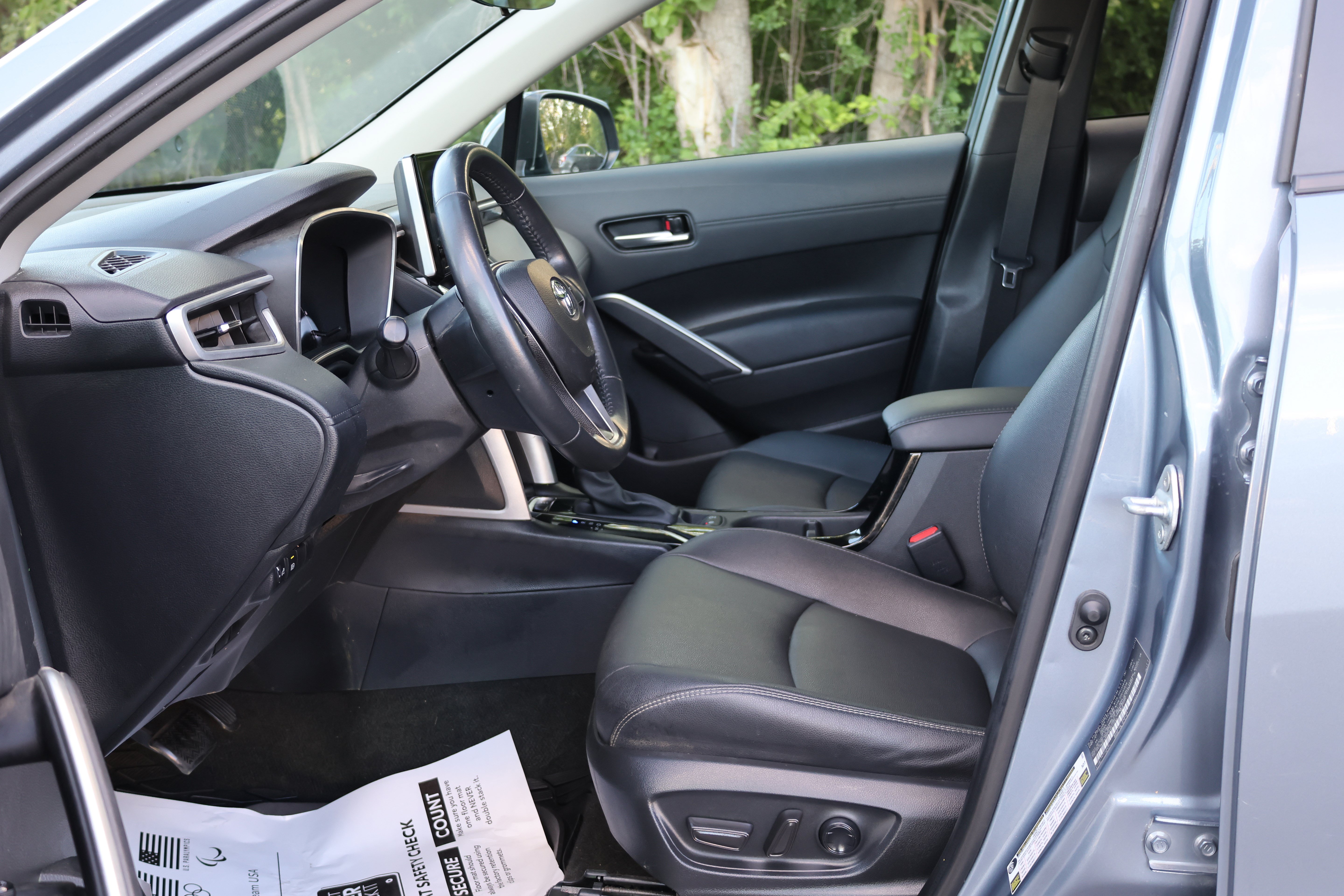 Certified 2024 Toyota Corolla Cross XLE FWD image 20