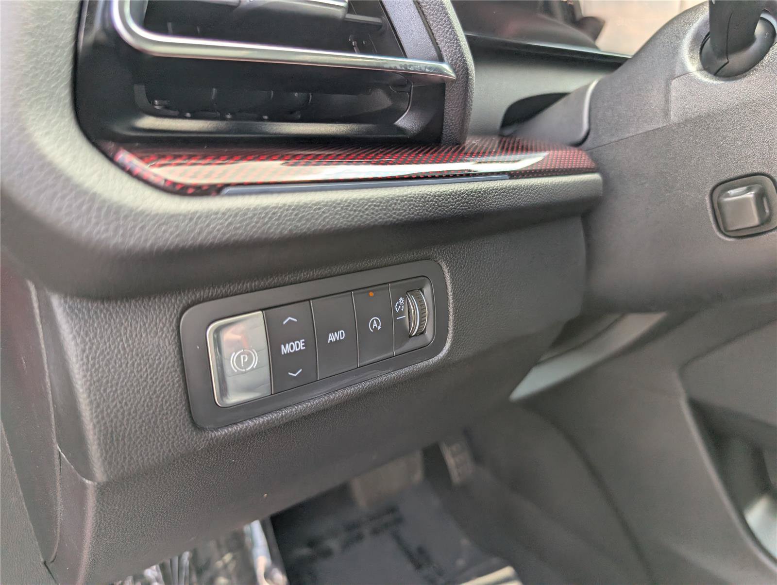 Used 2024 Chevrolet Traverse RS w/ LPO, Floor Liner Package AWD/4WD image 25