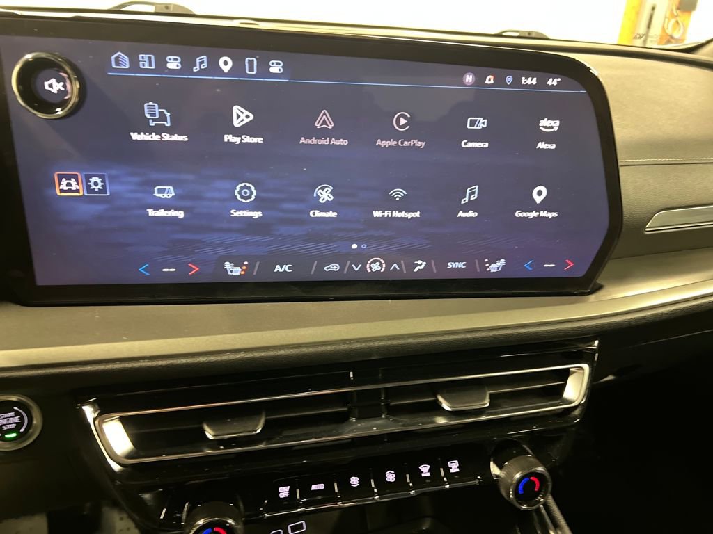 Certified 2025 Chevrolet Traverse LT w/ Driver Confidence Package image 23