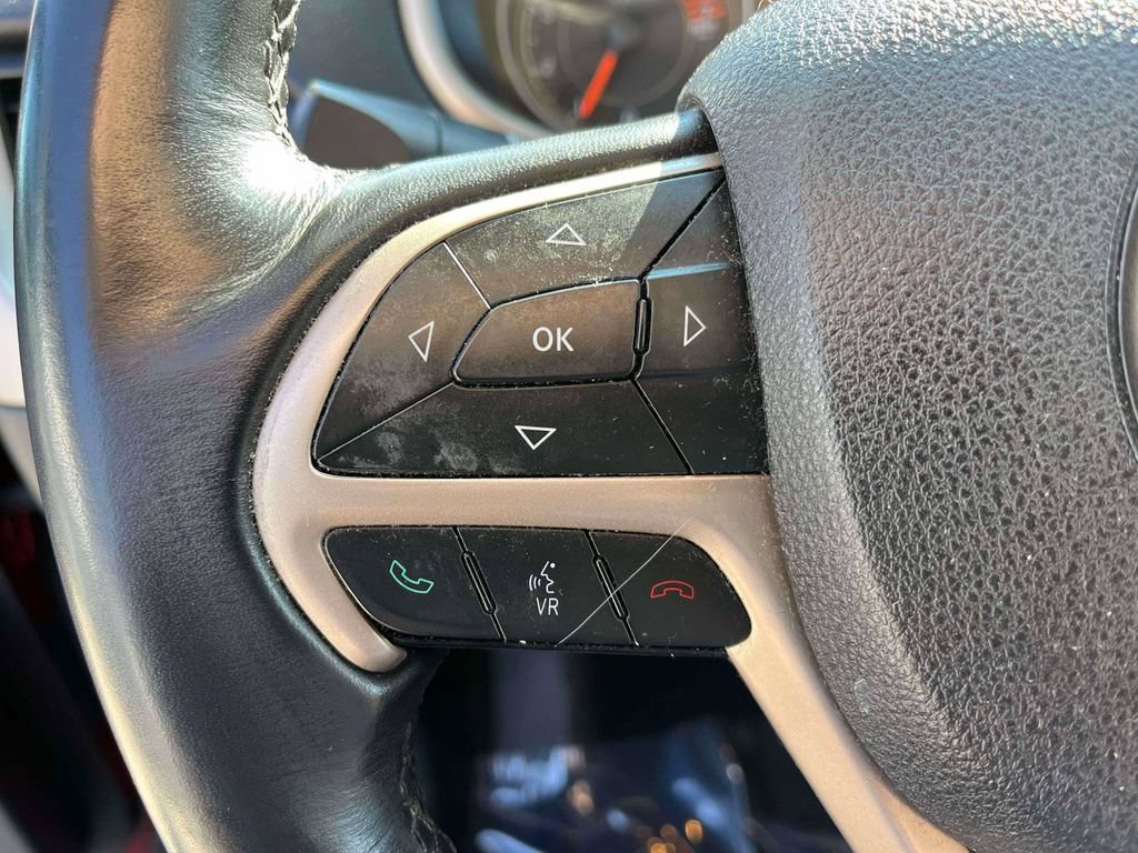 Used 2016 Jeep Cherokee Latitude w/ Comfort/Convenience Group FWD image 21