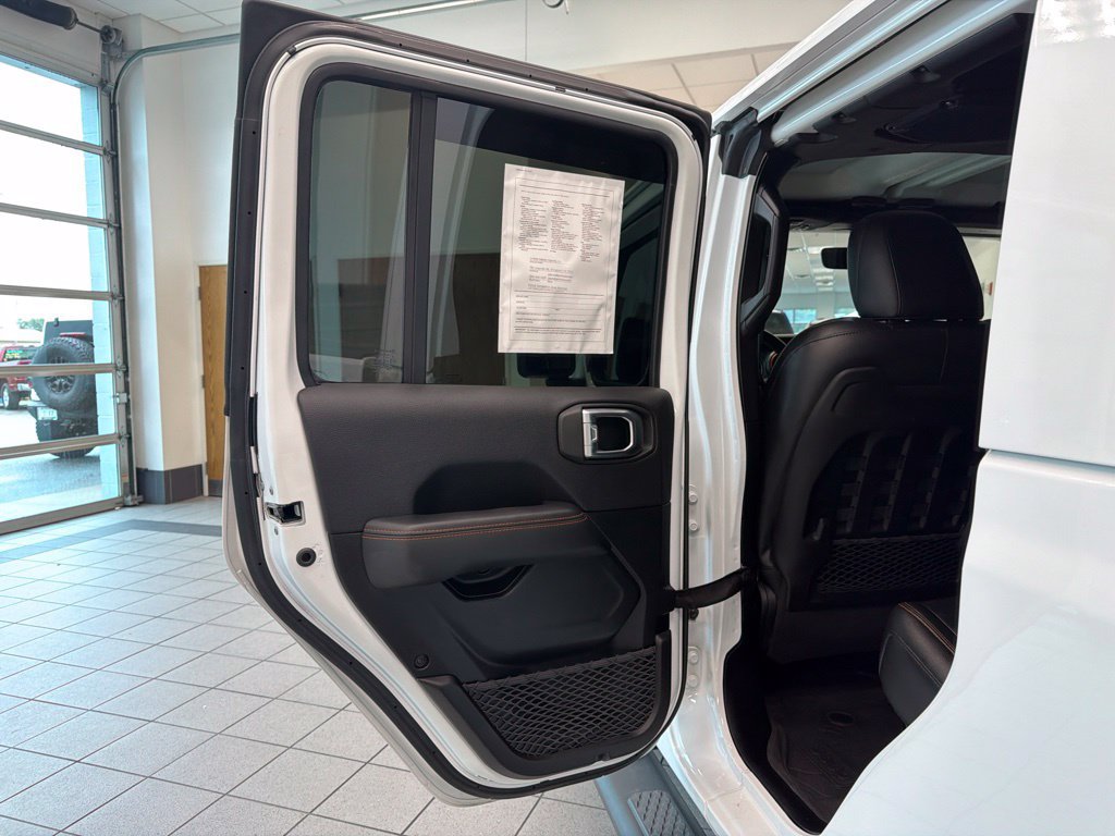 Used 2023 Jeep Gladiator Mojave w/ Trailer Tow Package AWD/4WD image 10