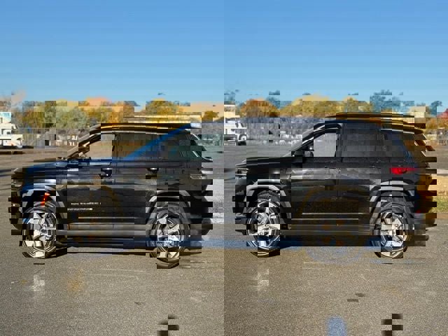 Used 2022 Jeep Grand Cherokee L Limited image 2