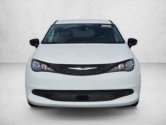 Used 2024 Chrysler Voyager LX video 2