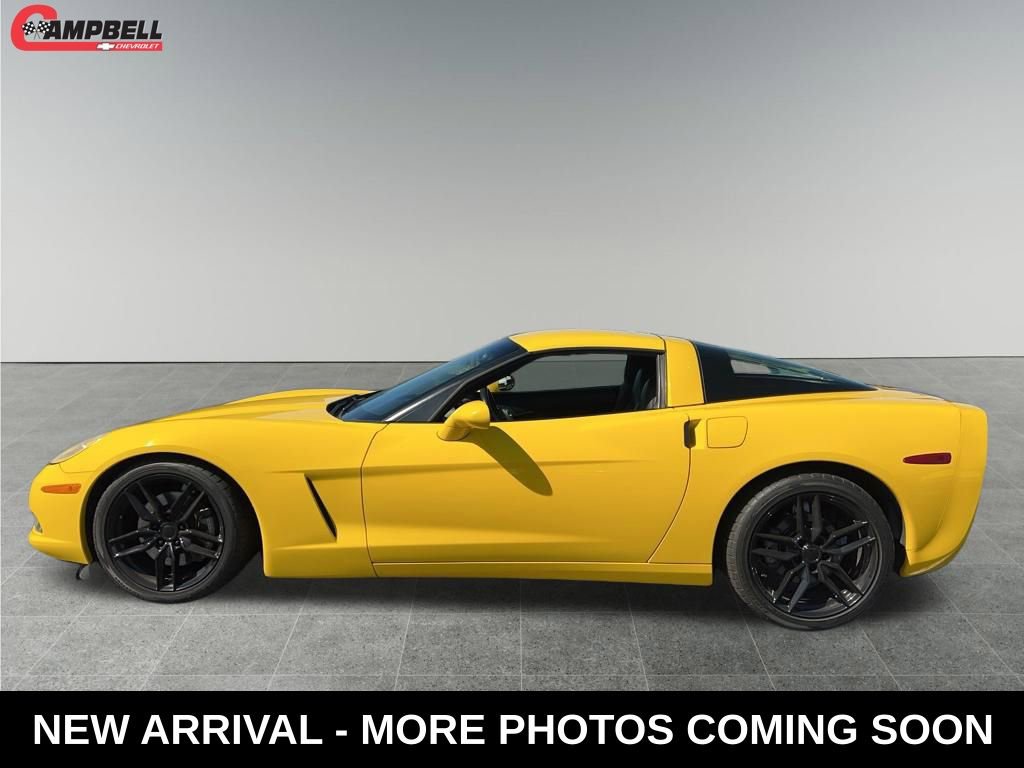 Used 2005 Chevrolet Corvette Coupe image 2