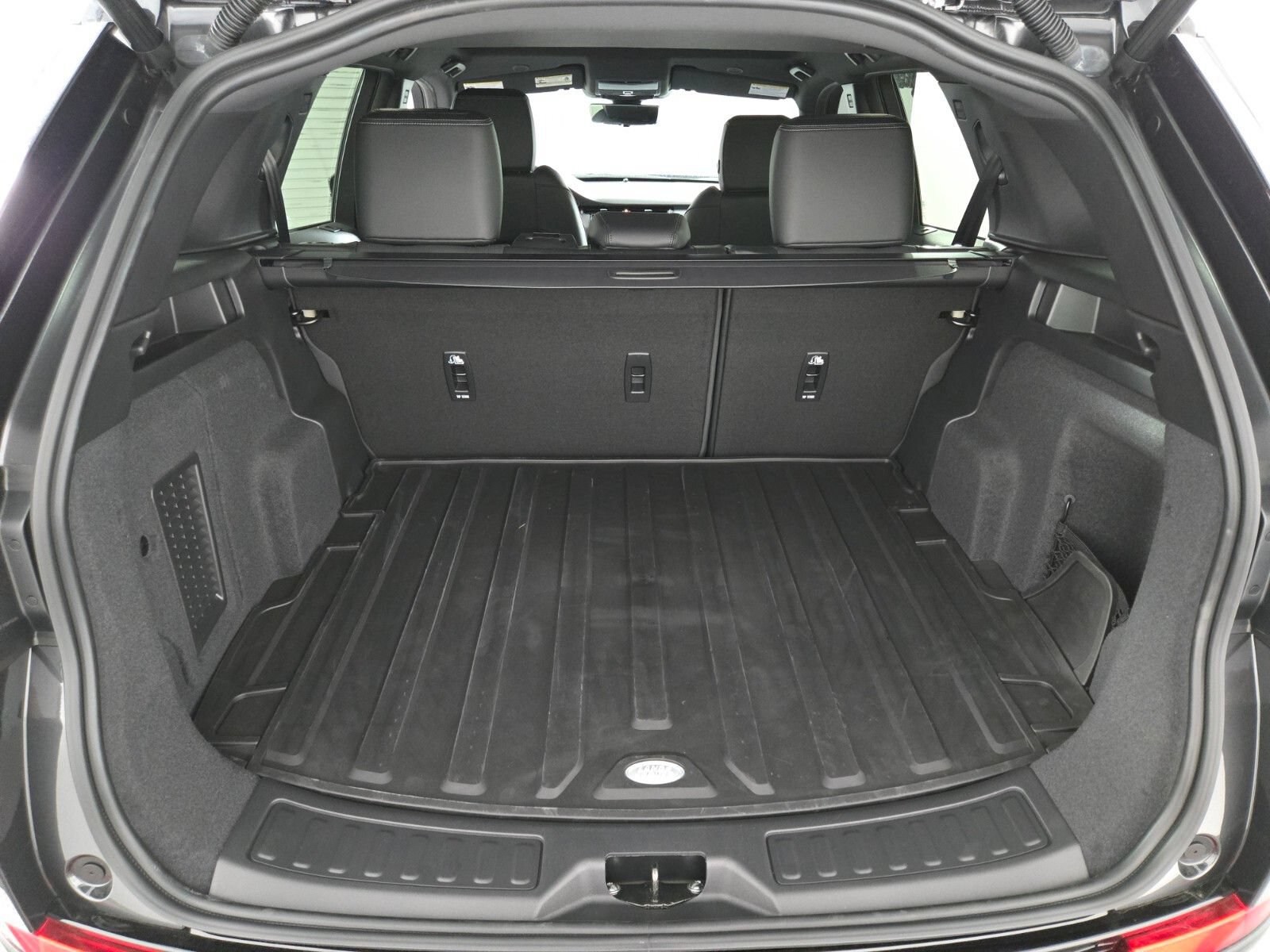 New 2026 Land Rover Discovery Sport Landmark AWD/4WD image 15