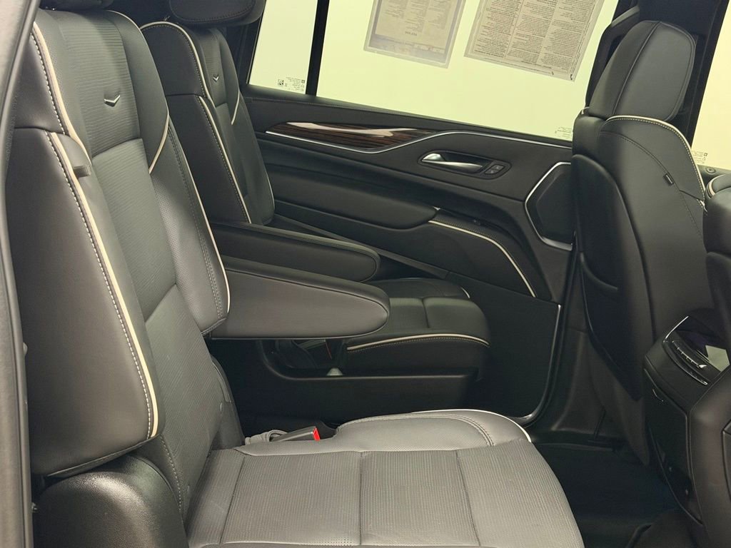 Used 2024 Cadillac Escalade ESV Premium Luxury image 27