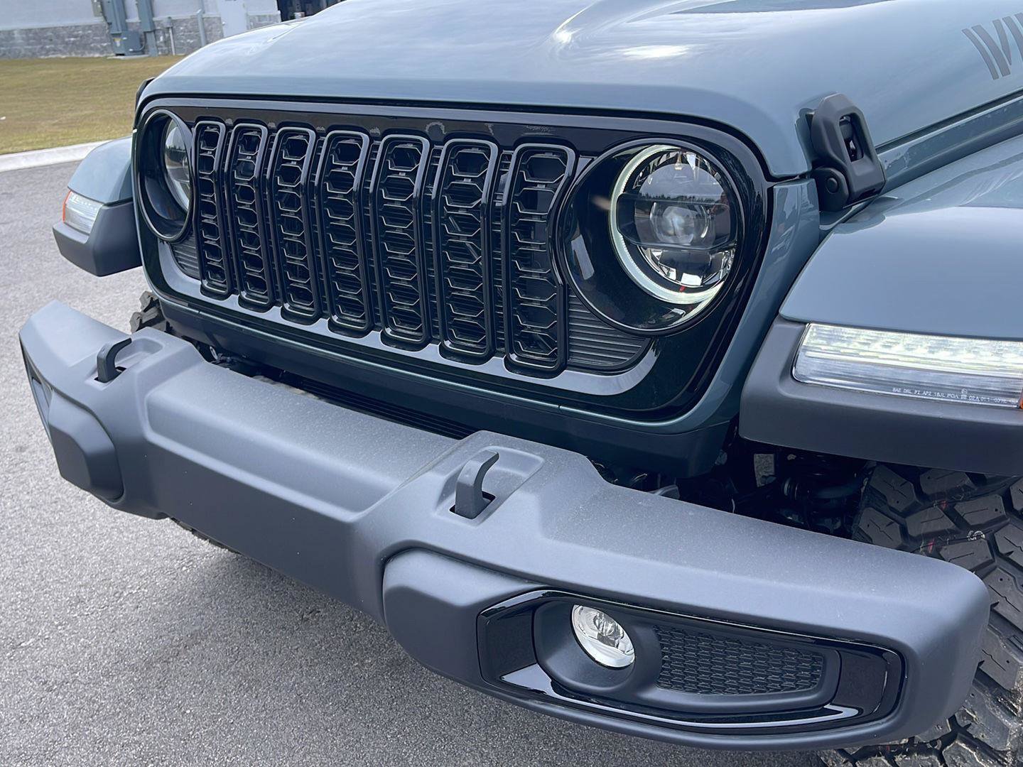 New 2026 Jeep Gladiator Sport AWD/4WD image 12