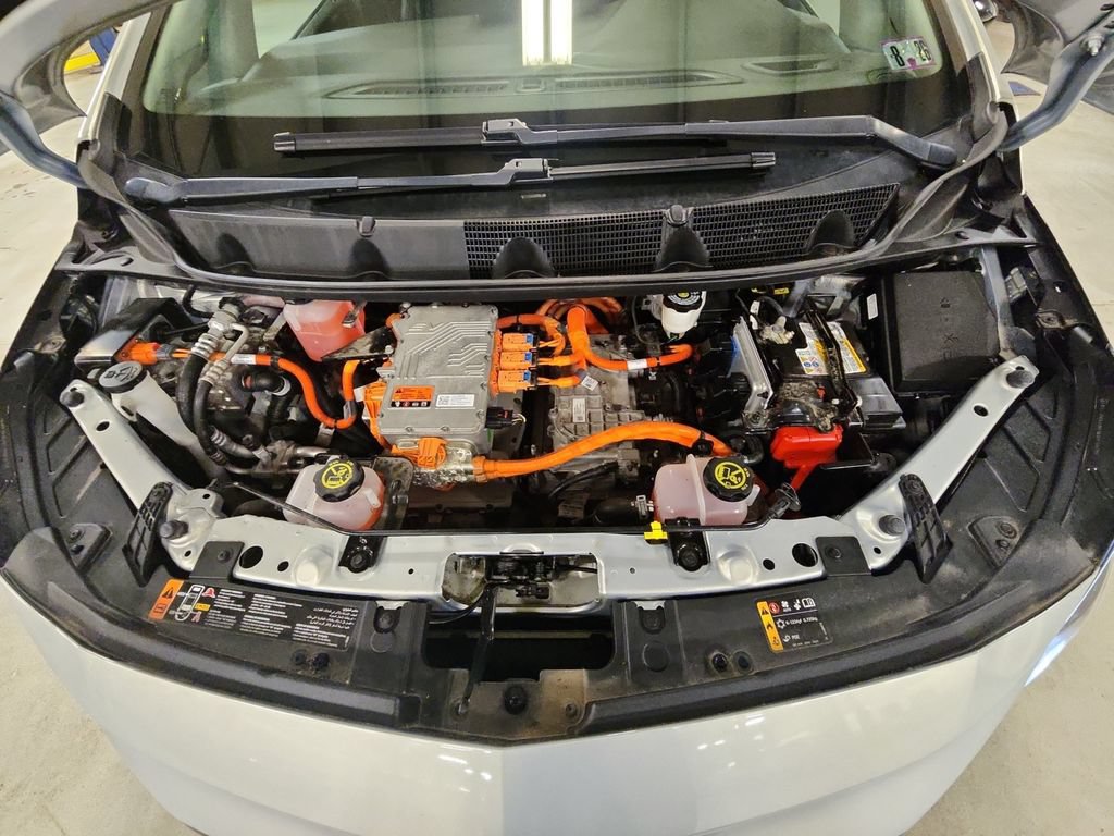 Used 2022 Chevrolet Bolt LT w/ Infotainment Package FWD image 28