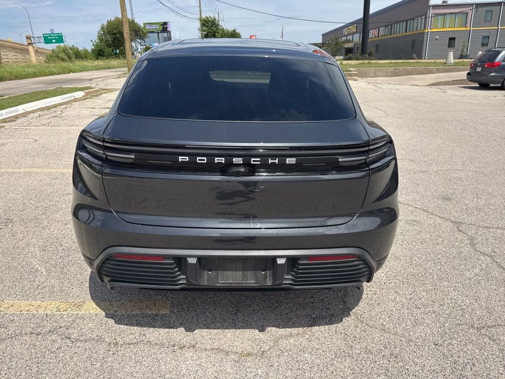 Used 2025 Porsche Macan 4S Electric AWD/4WD image 11