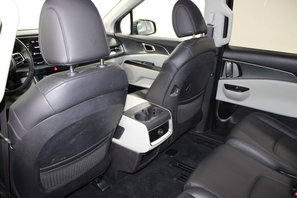 Used 2024 Kia Carnival LX image 26