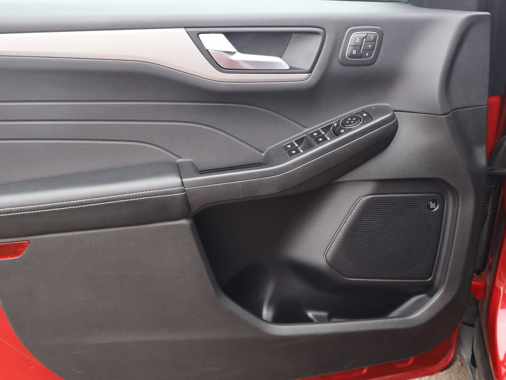 Used 2023 Ford Escape Platinum w/ Premium Technology Package image 19