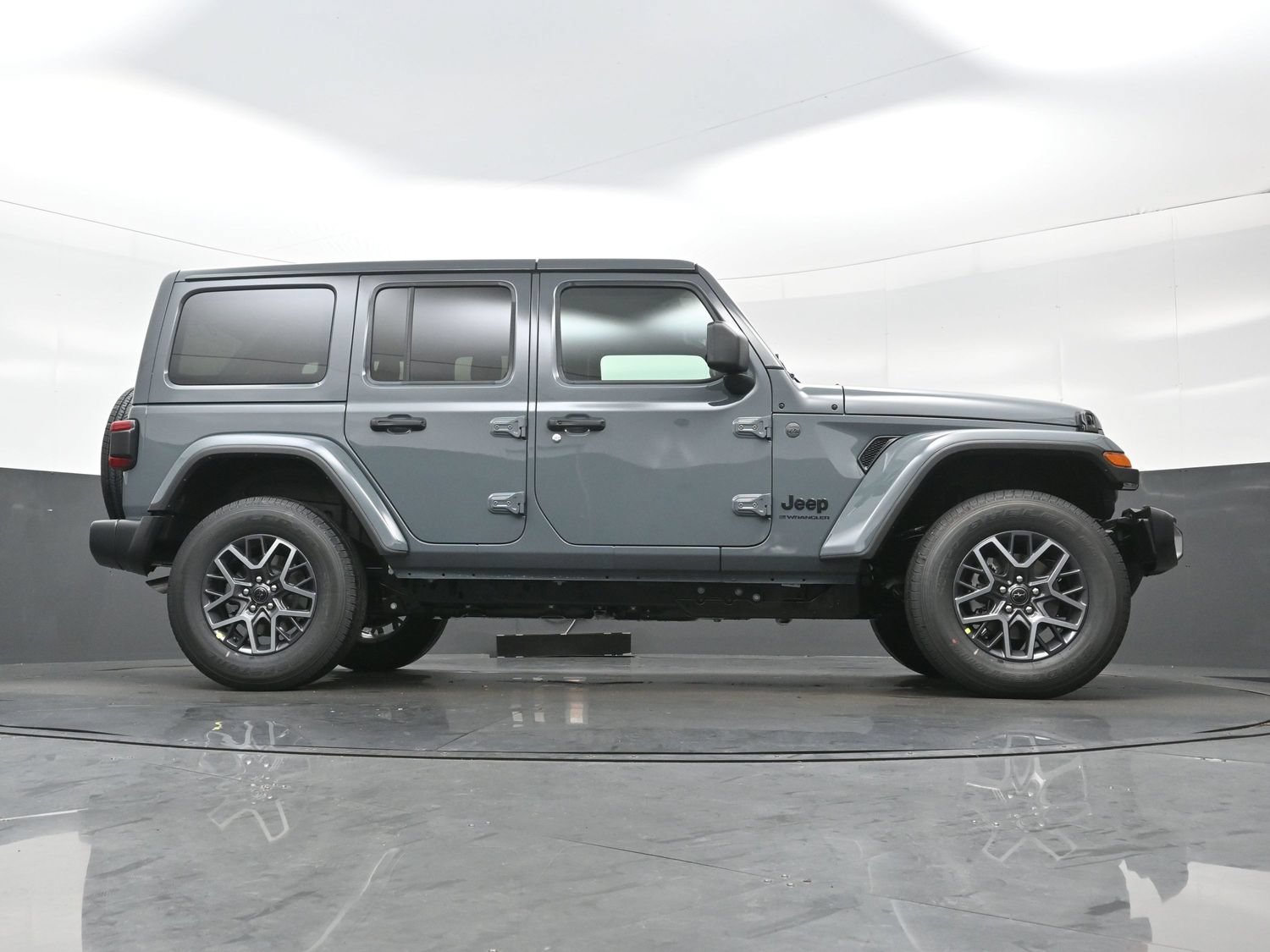 New 2026 Jeep Wrangler Unlimited Sahara w/ Safety Group AWD/4WD image 19