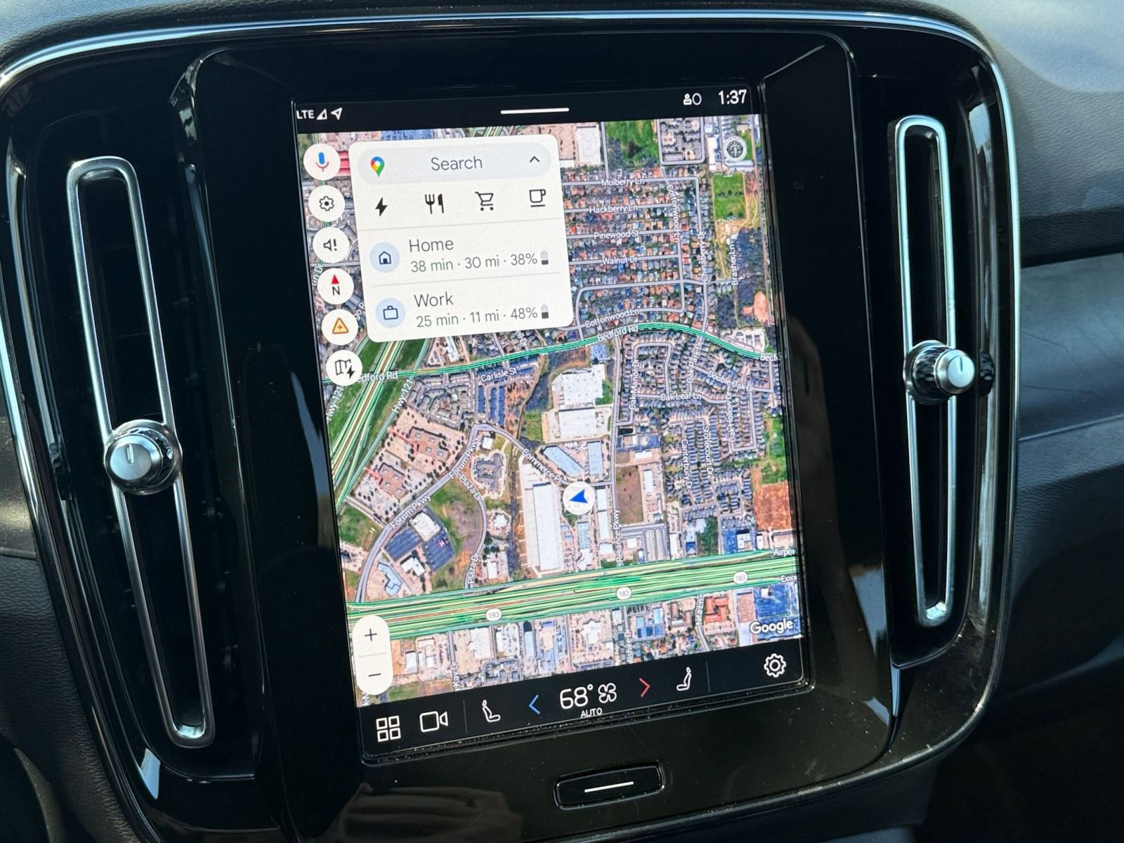 Used 2023 Volvo XC40 Recharge Plus image 24