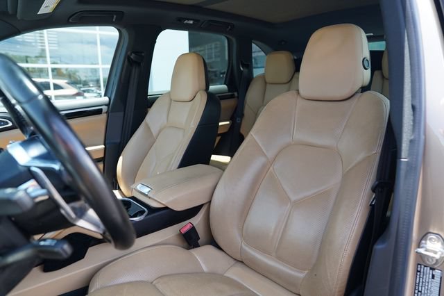 Used 2016 Porsche Cayenne AWD/4WD image 10