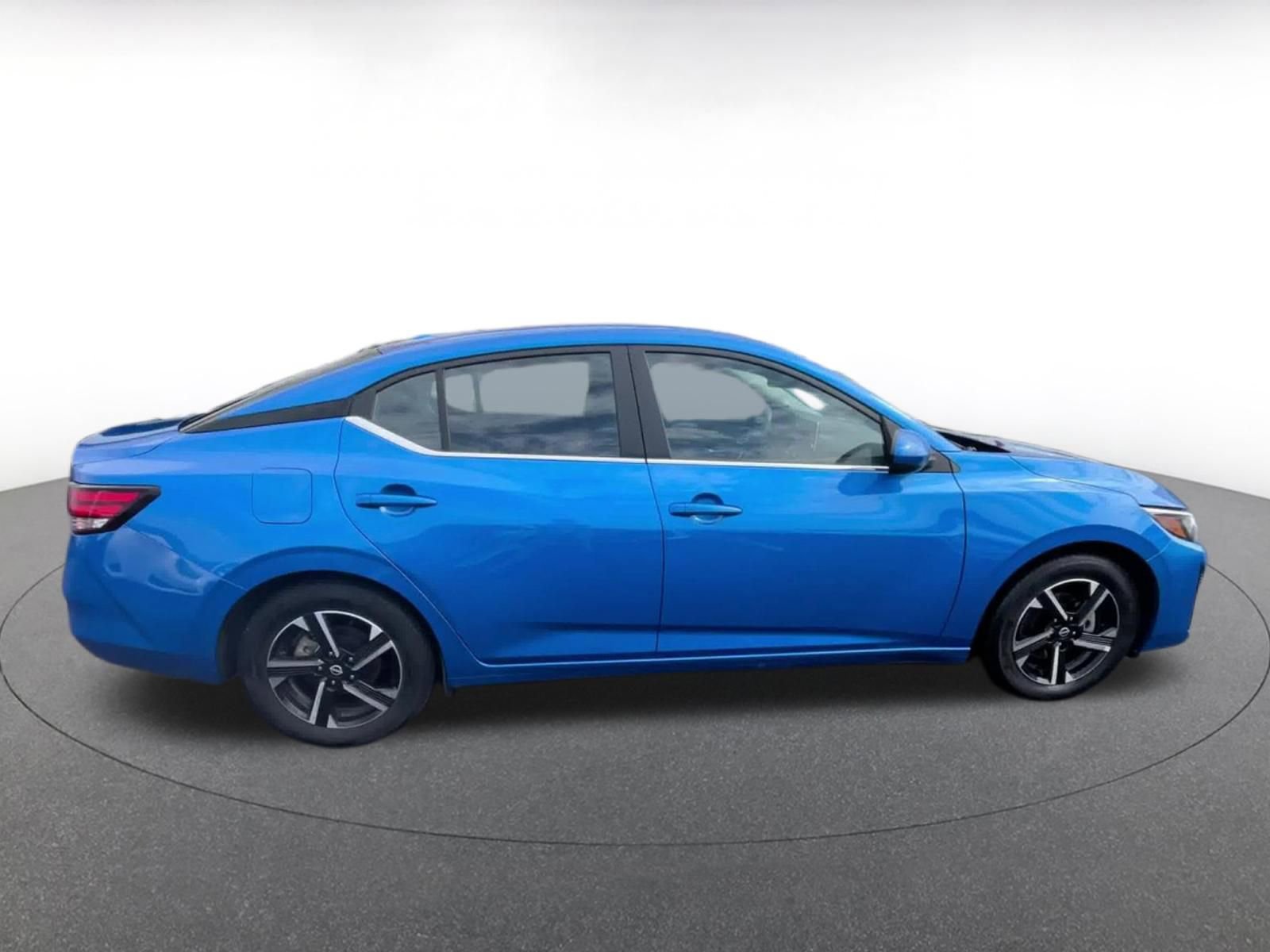 Used 2025 Nissan Sentra SV FWD image 16