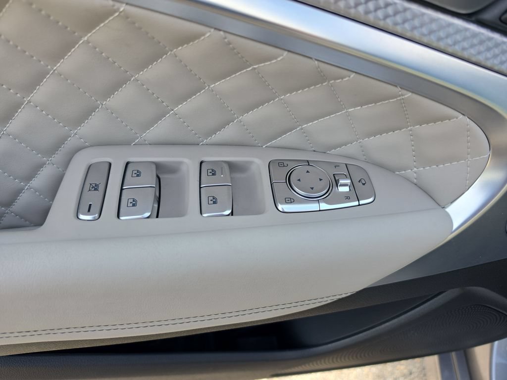 Used 2023 Genesis G70 3.3T w/ Sport Prestige Package RWD image 14