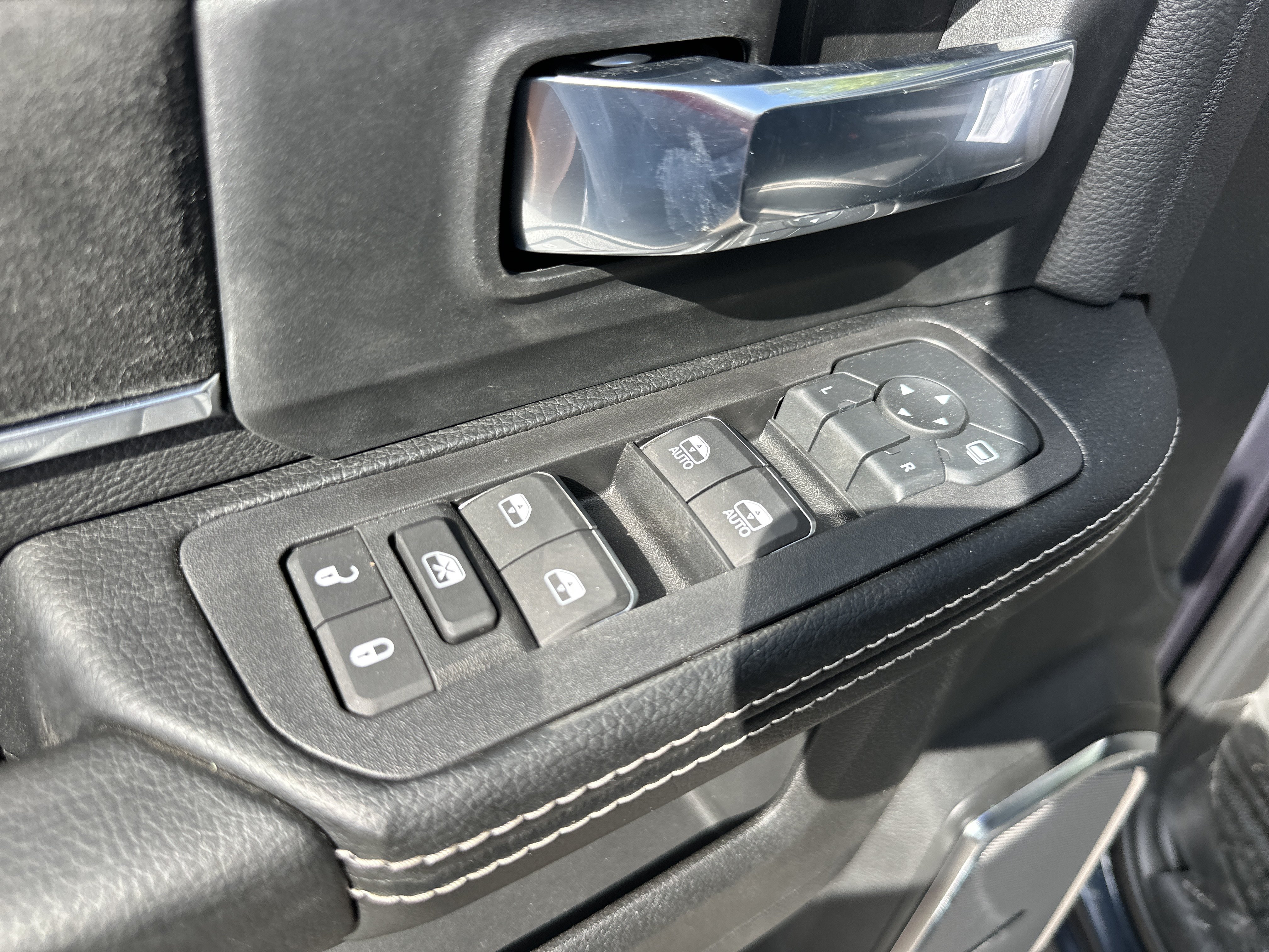 New 2027 RAM 5500 4x4 Crew Cab w/ Laramie Trim Package image 30