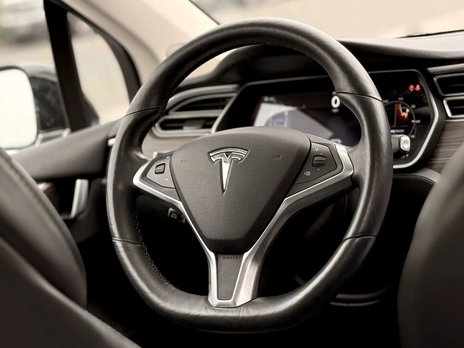 Used 2016 Tesla Model X 75D image 13