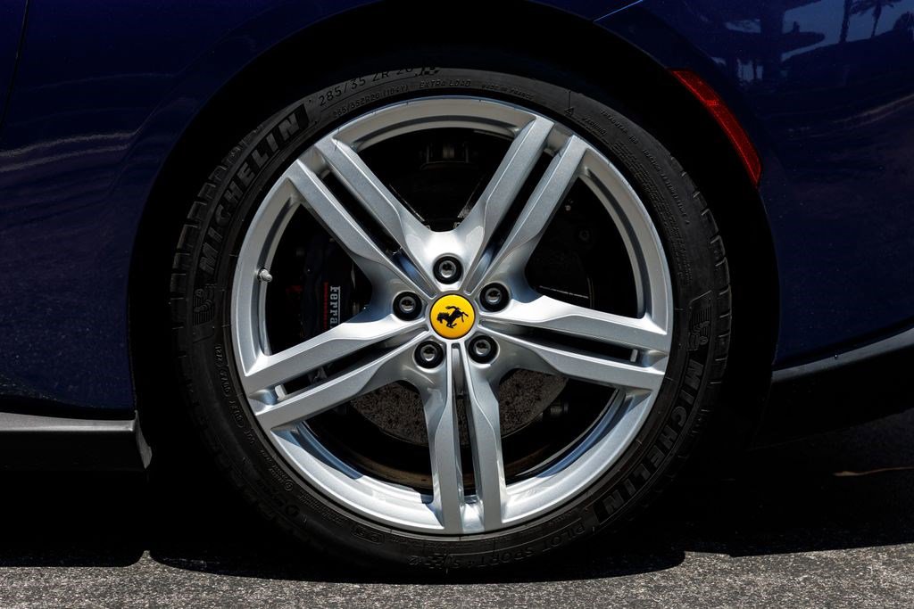 Used 2019 Ferrari Portofino RWD image 42