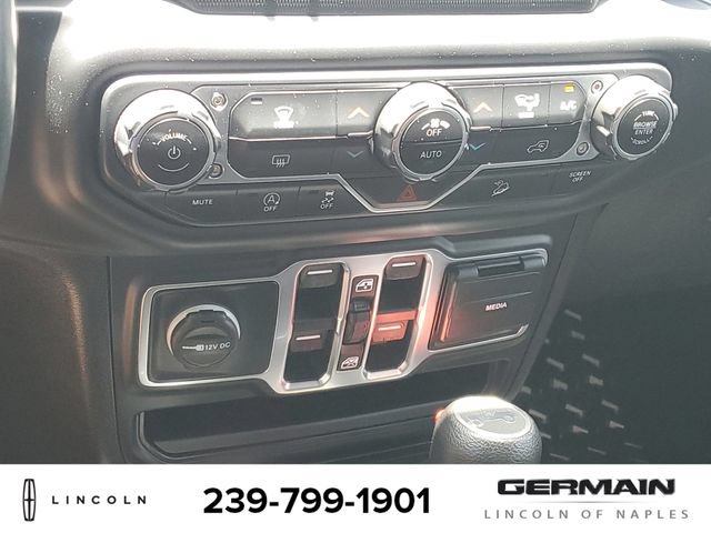 Used 2019 Jeep Wrangler Unlimited Sahara AWD/4WD image 32