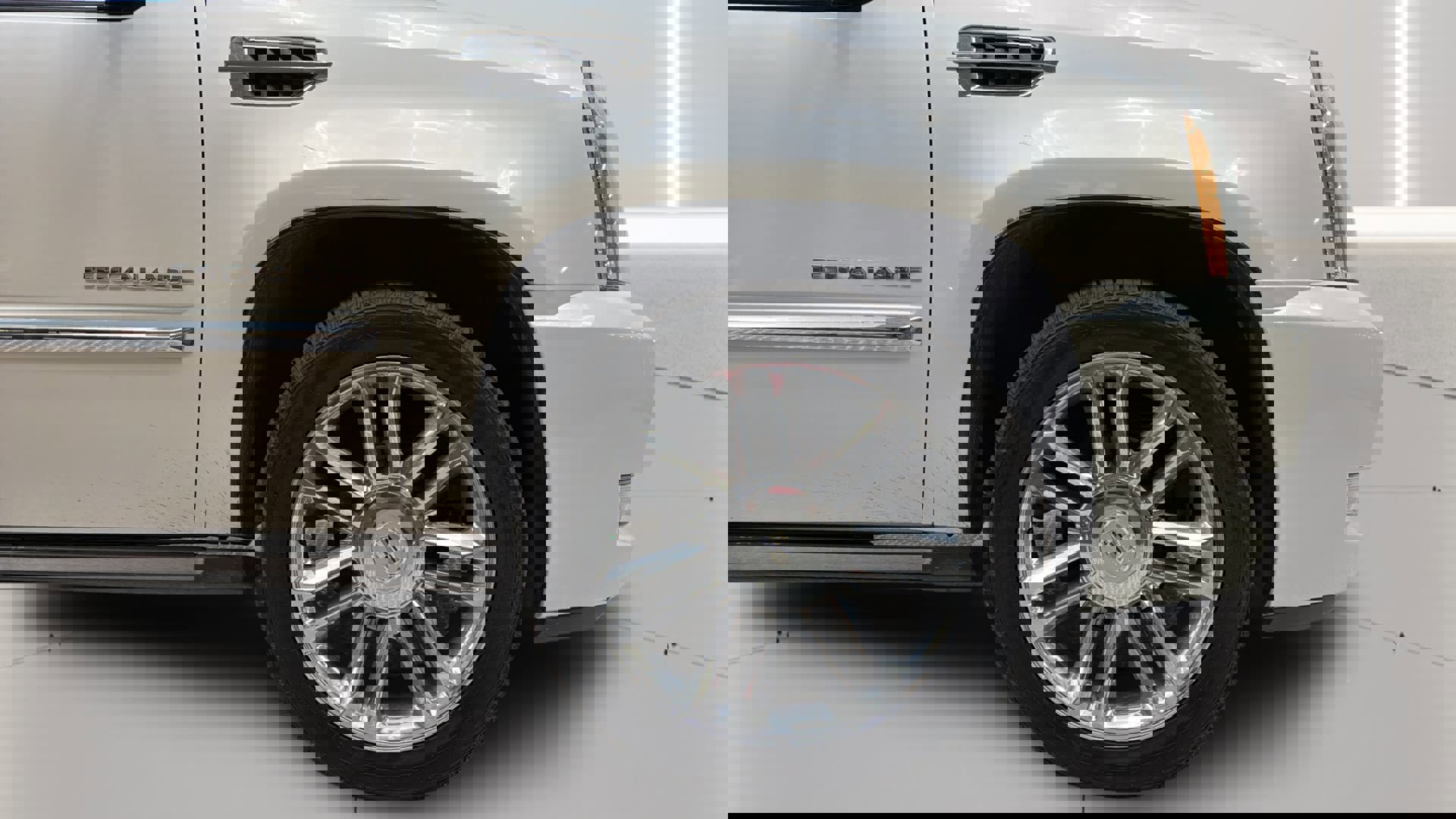 Used 2013 Cadillac Escalade Platinum image 33