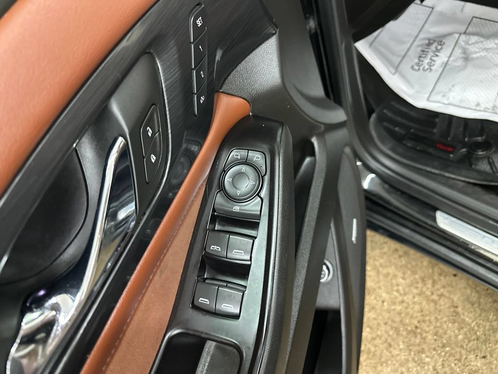 Used 2018 Chevrolet Traverse High Country AWD/4WD image 36