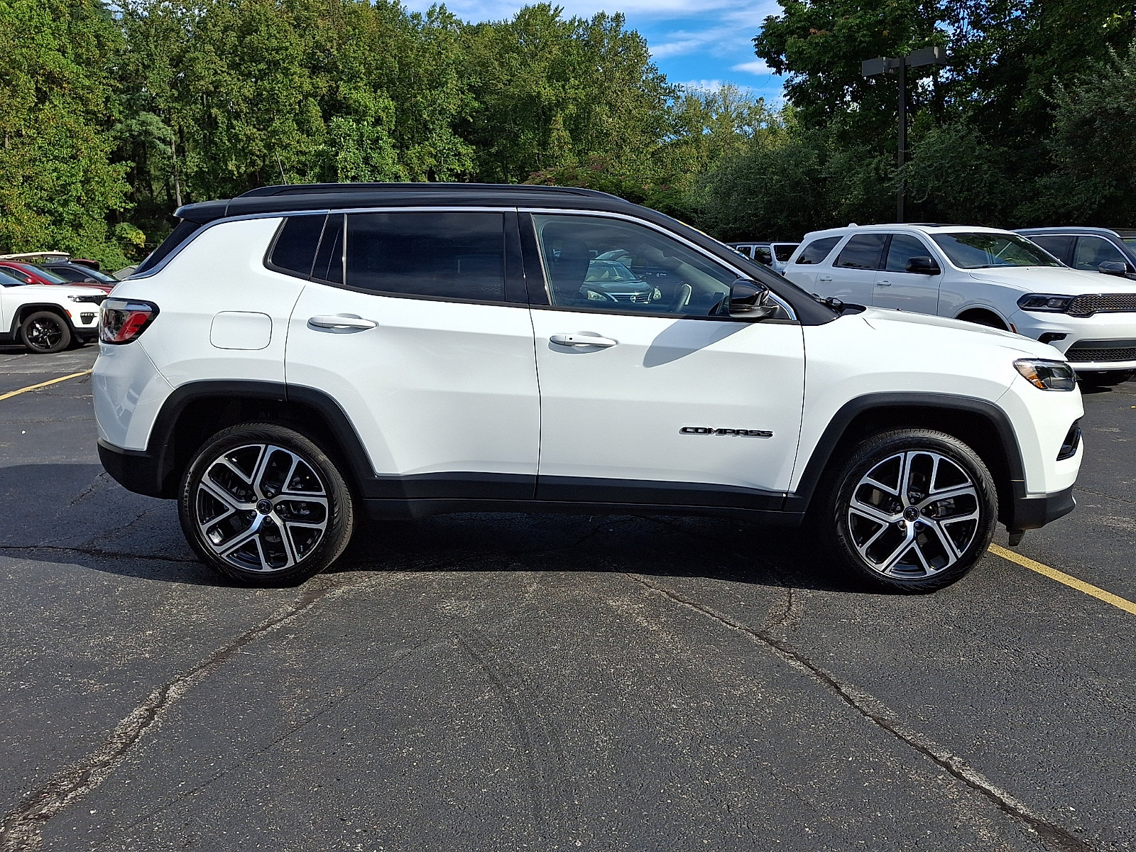 Certified 2025 Jeep Compass Limited AWD/4WD image 7
