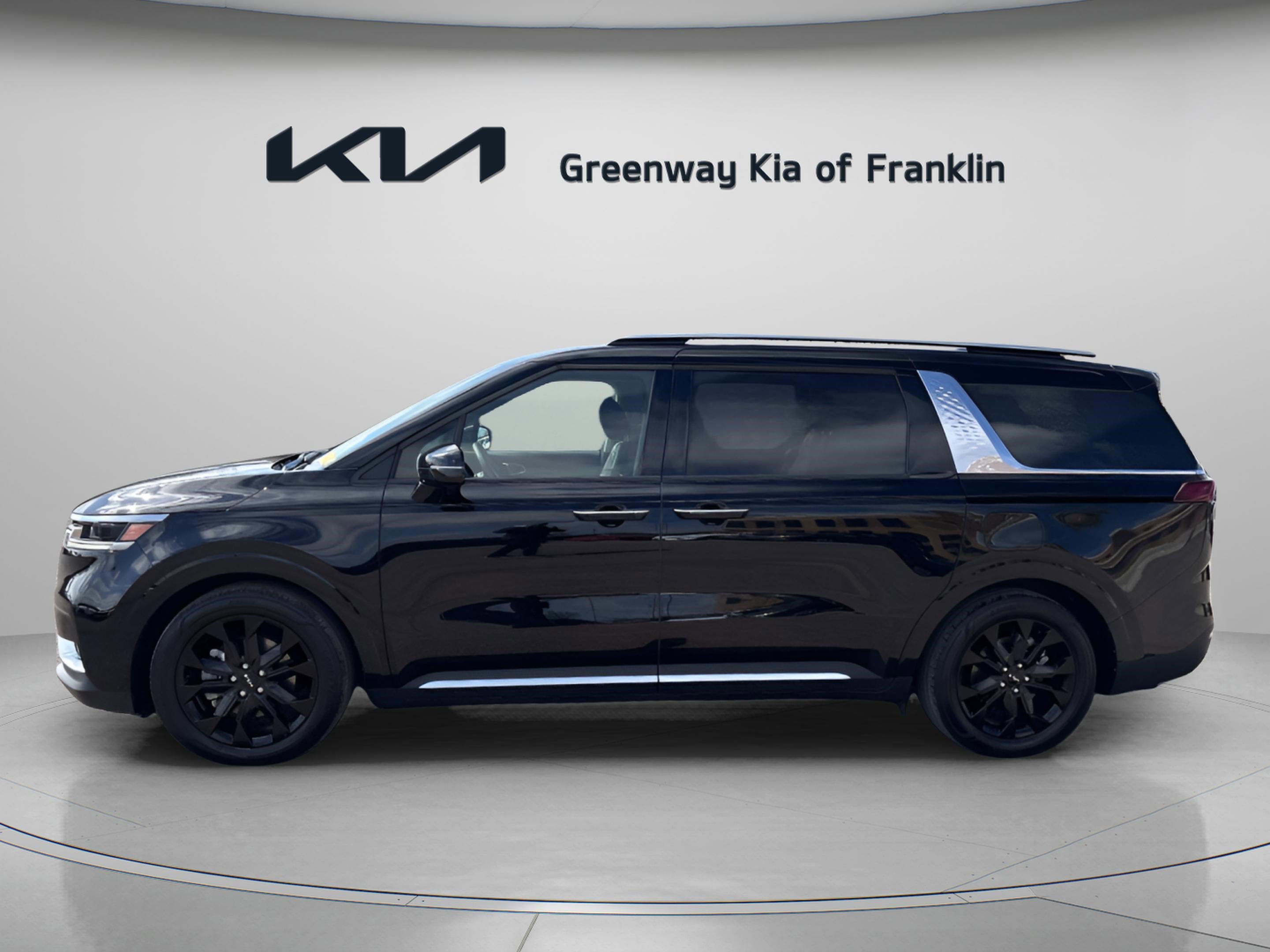 Used 2022 Kia Carnival SX image 4