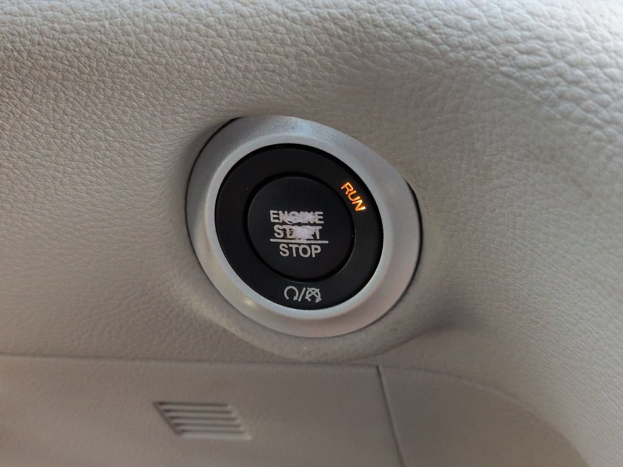 Used 2021 Chrysler Pacifica Touring-L w/ Premium & Safety Sphere Group FWD image 31