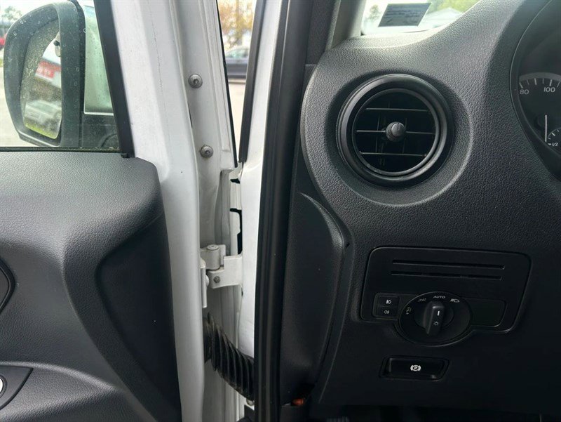 Used 2016 Mercedes-Benz Metris image 16