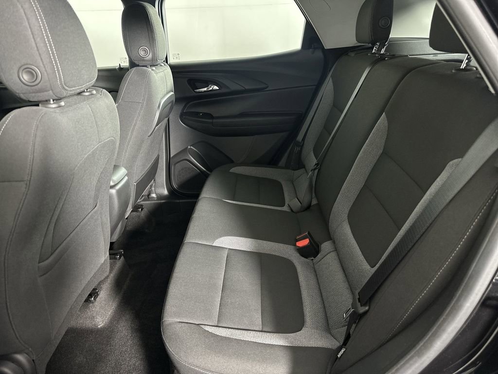 Used 2023 Chevrolet TrailBlazer LS FWD image 24
