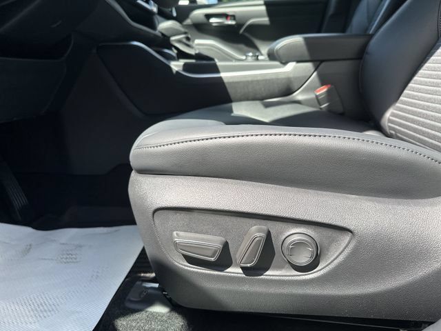 New 2026 Toyota Highlander XSE AWD/4WD image 16