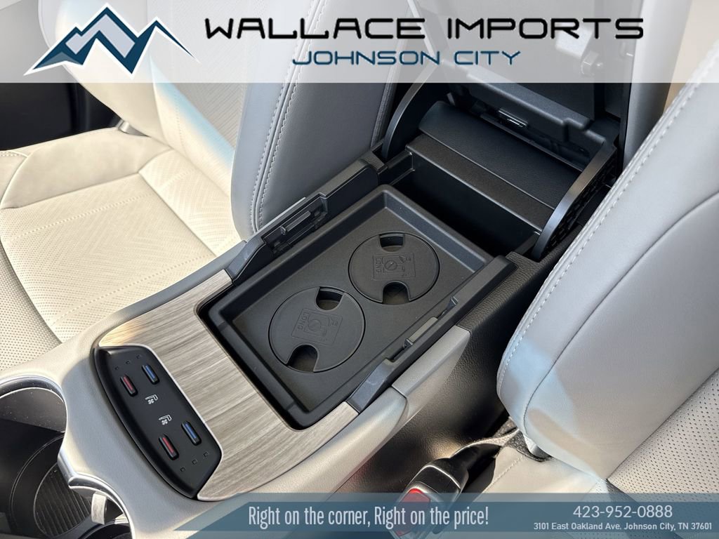 Used 2024 Toyota Venza Limited AWD/4WD image 23