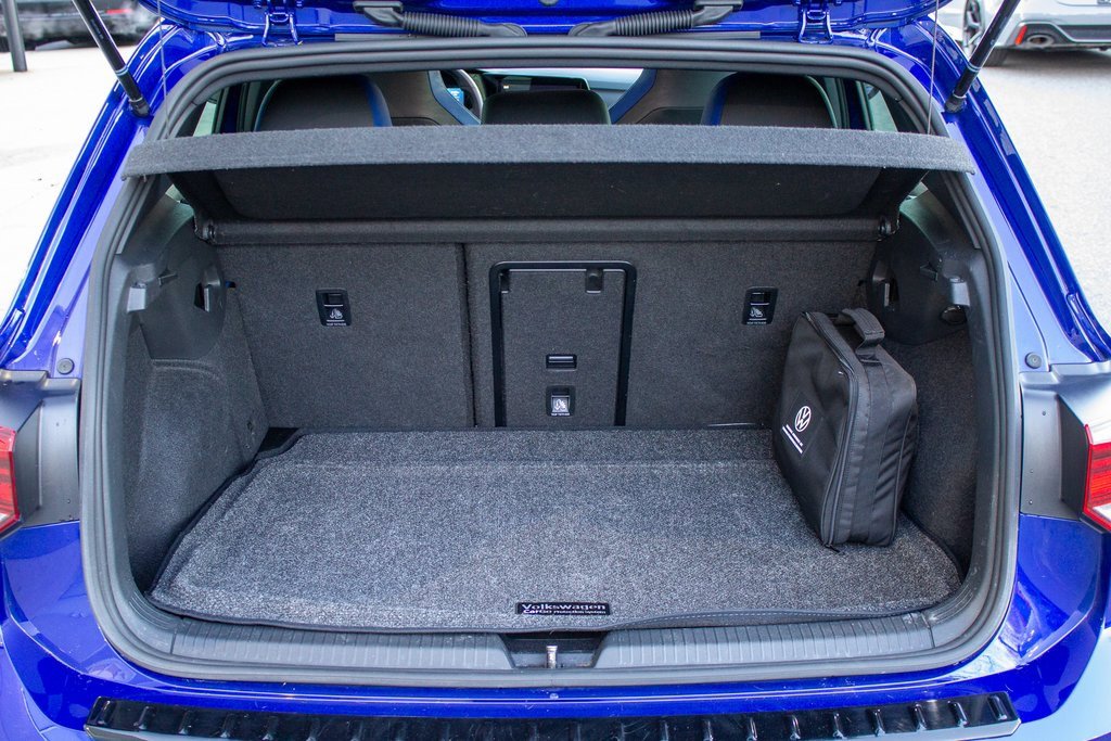 Used 2024 Volkswagen Golf R image 23