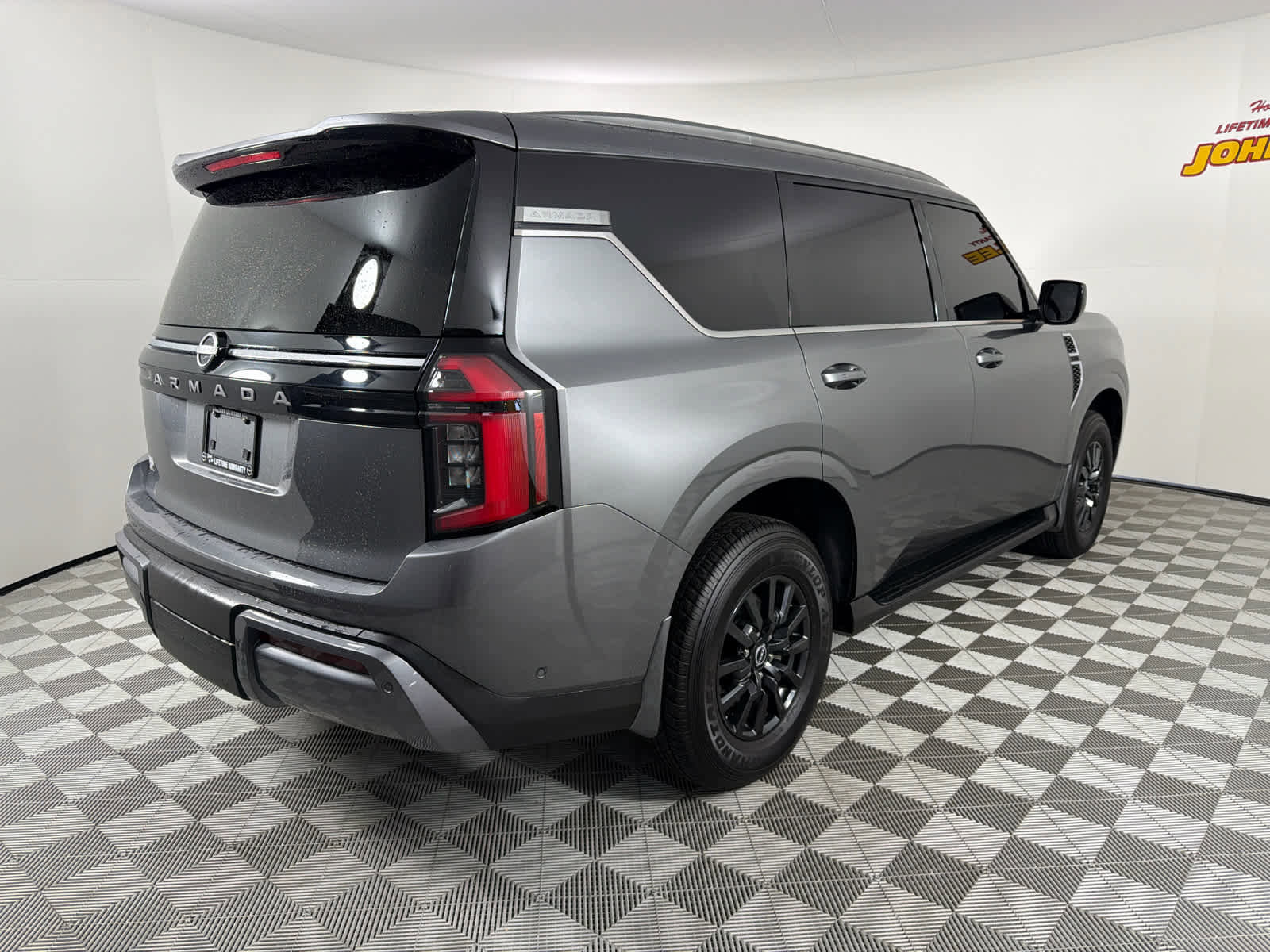 Used 2025 Nissan Armada SV image 6