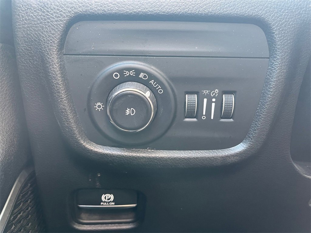 Used 2022 Jeep Grand Cherokee L Limited image 32